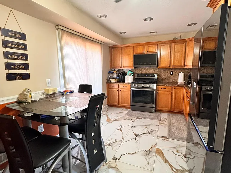 19 Junction Ct — Photo 4