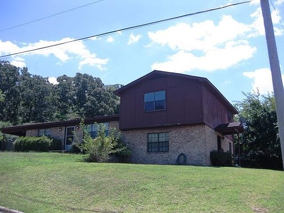 4th image of 3424 Willow St #A