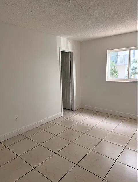 2 bed, 801 sqft, $1,950 — Photo 4
