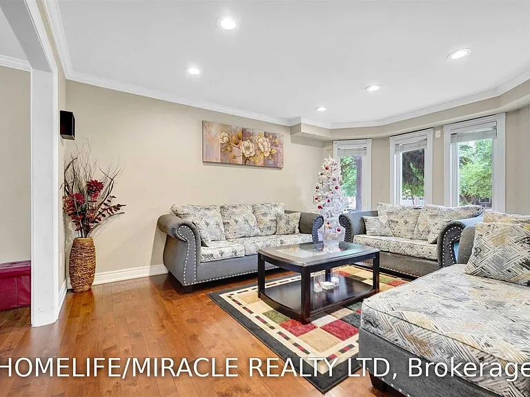 11 Phelps Dr — Photo 4