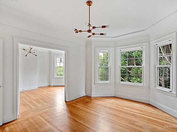 2nd image of 20 Oakwood St