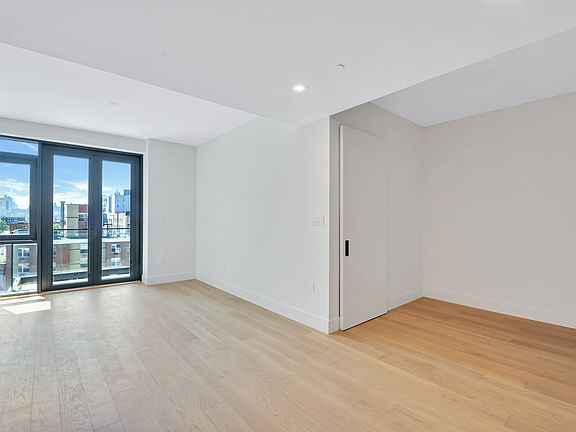 5th image of 11 Hancock Pl #904