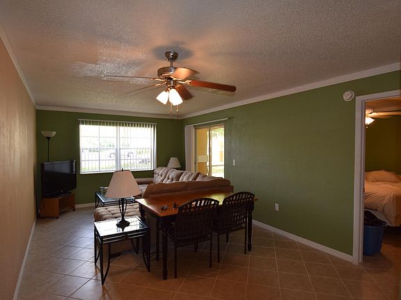 2nd image of 3419 Winkler Ave APT 517