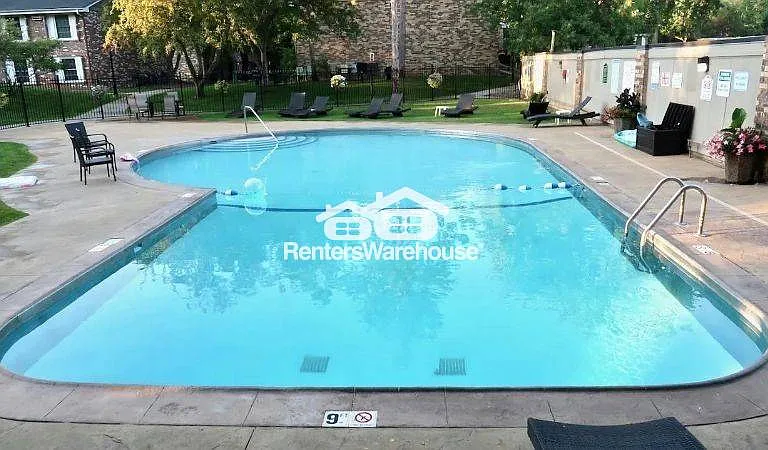 4648 Cedar Lake Rd S #1 — Photo 17