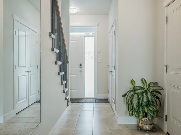 34130 Old Yale Rd #9, Abbotsford, BC V2S 0E6