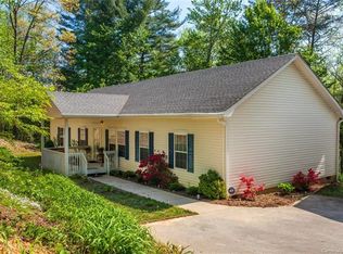 15 Morrow Dr, Fairview, NC 28730