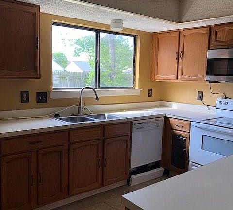 2nd image of 110 Clove Ln