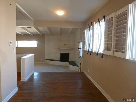 4th image of 8051 Cedros Ave