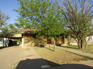 1511 Avenue E, Levelland, TX 79336