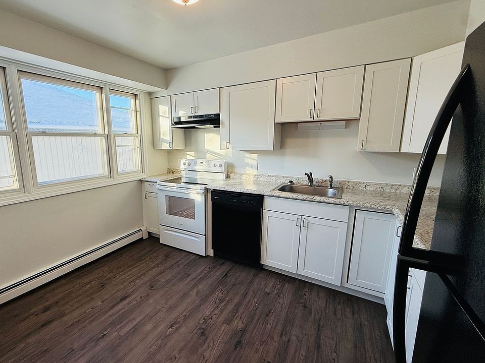 1st image of 245 Parliament Cir