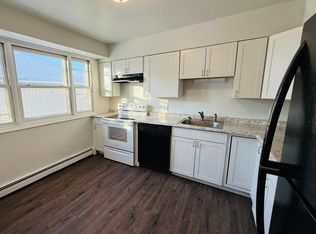 245 Parliament Cir, Topsham, ME 04086