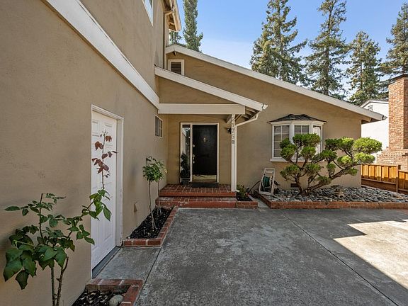 3rd image of 2175 Laurelei Ave