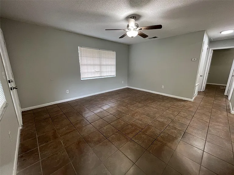5719 Oleander Dr — Photo 3