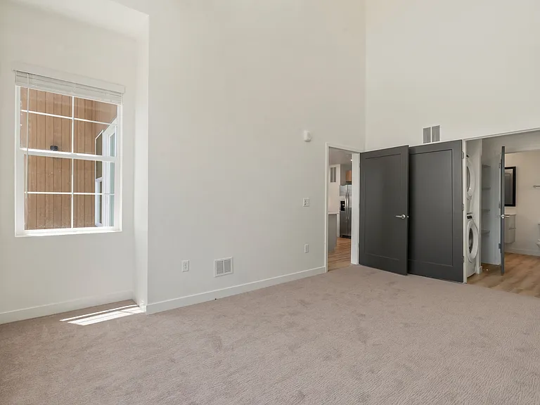 800 E 620 S — Photo 134