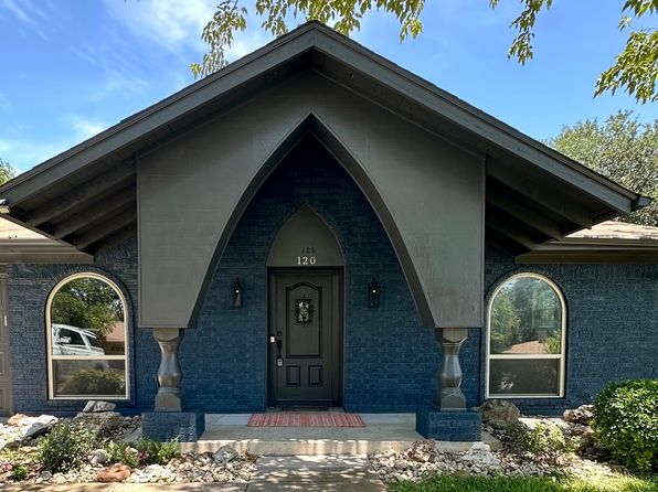 120 Lakeway Dr