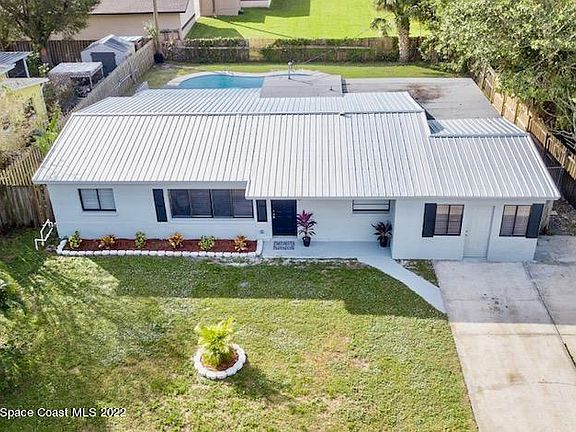 2nd image of 1108 Holland St
