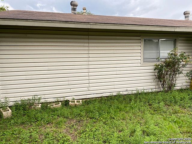 2nd image of 2906 Wishing Lake Dr