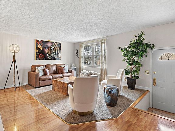 2nd image of 2868 Kingsrowe Ct