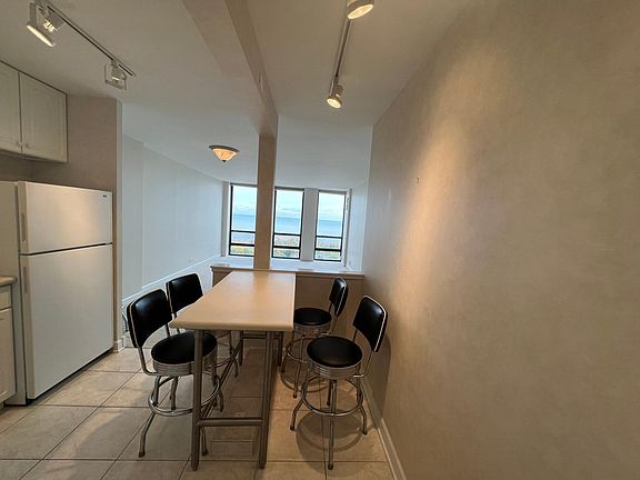 3rd image of 1660 N La Salle St #2903