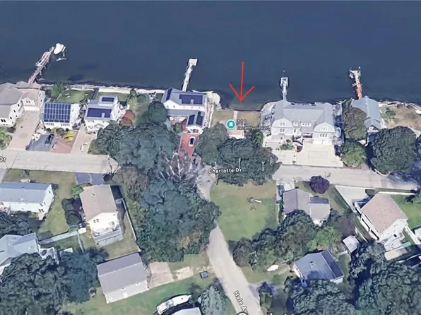 111 Charlotte Dr, Warwick, RI 02818