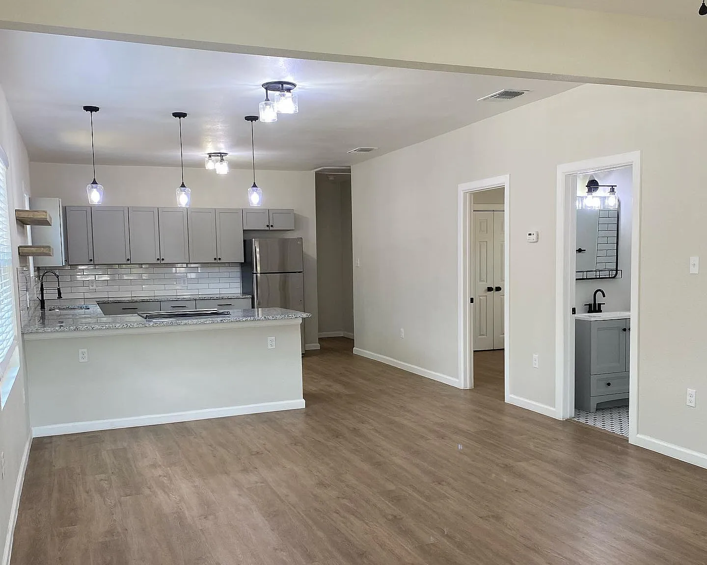 3 bed, 1289 sqft, $1,800 — Photo 3