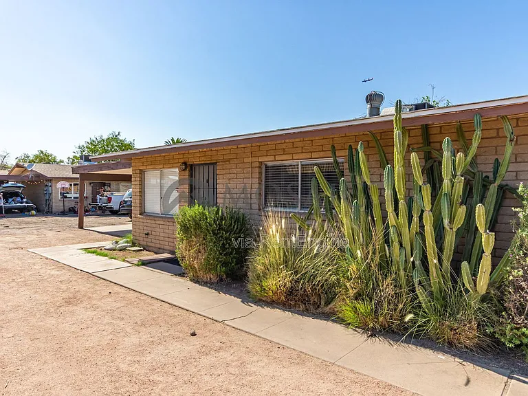 1204 S McClintock Dr #B — Photo 25