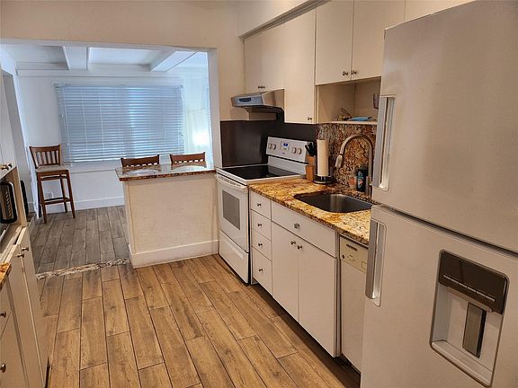 2nd image of 4610 NE 3rd Avenue