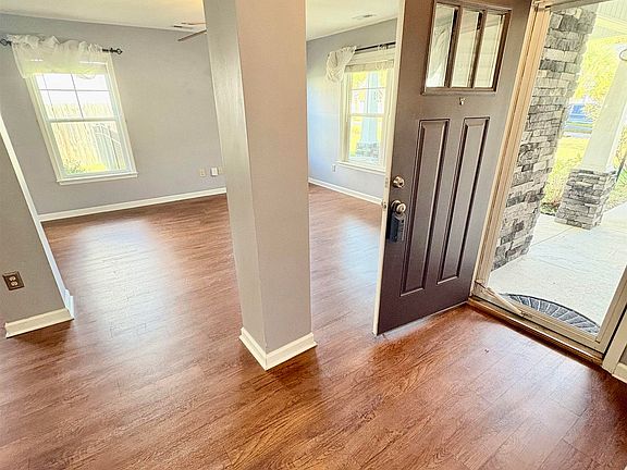 4th image of 131 Balsa Dr.