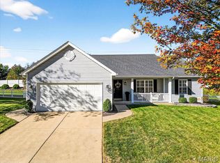108 Meadowgate Ct, Saint Peters, MO