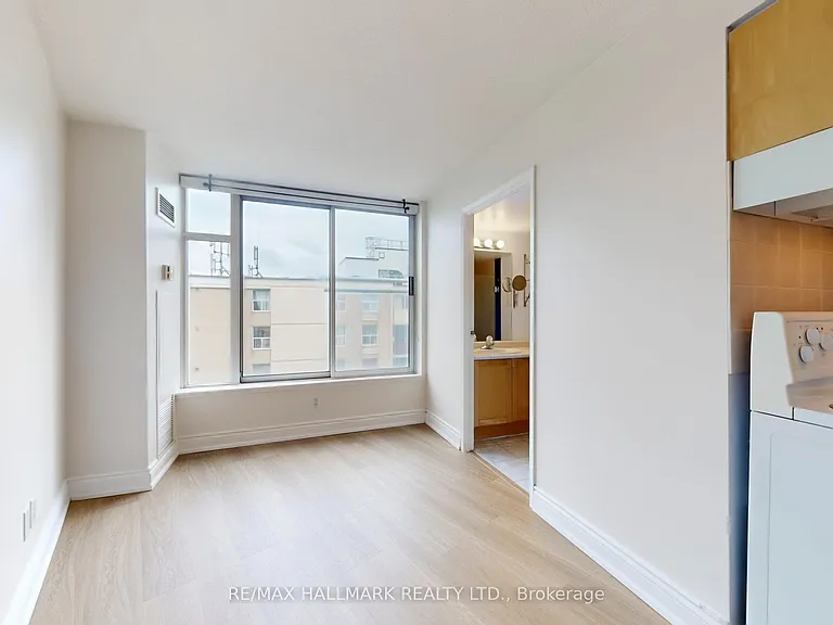 650 Queens Quay W #1121 — Photo 4