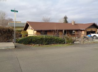 1011 J St, The Dalles, OR