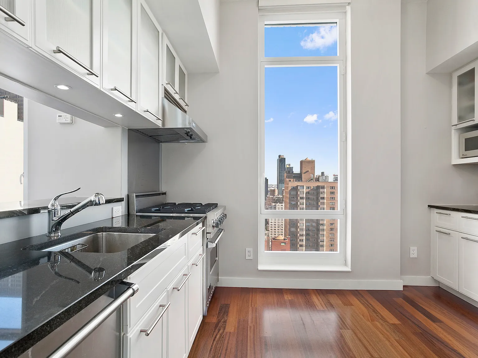 45 Park Avenue — Photo 3