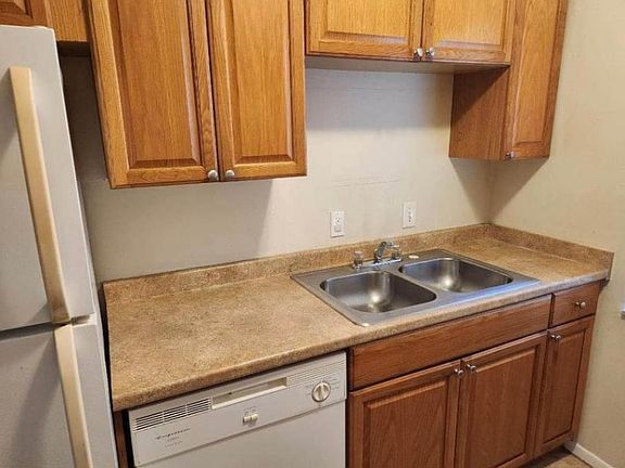 3rd image of 7501 Presley Pl APT C