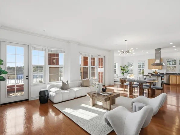 88 S Broadway Unit 1302, Millbrae, CA 94030