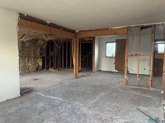 2nd image of 633 E Stephens Ave