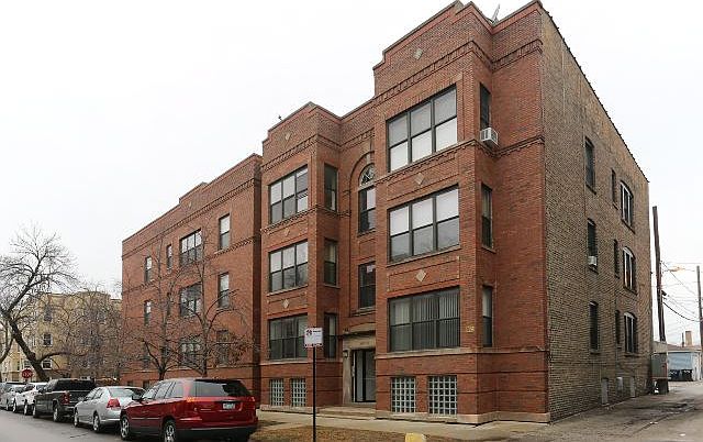 1st image of 3048 W Leland Ave #1