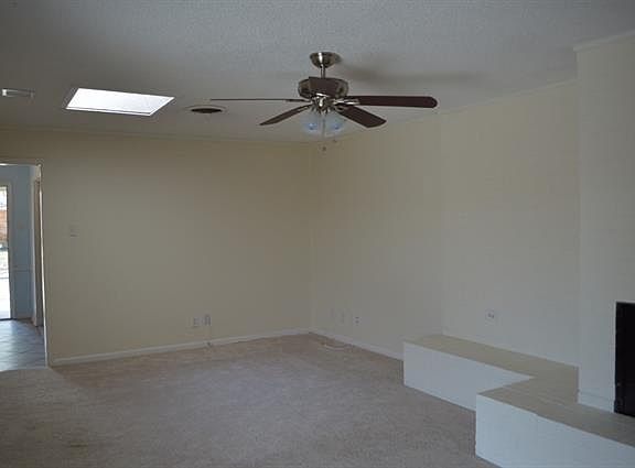 4th image of 1505 Charleston Dr
