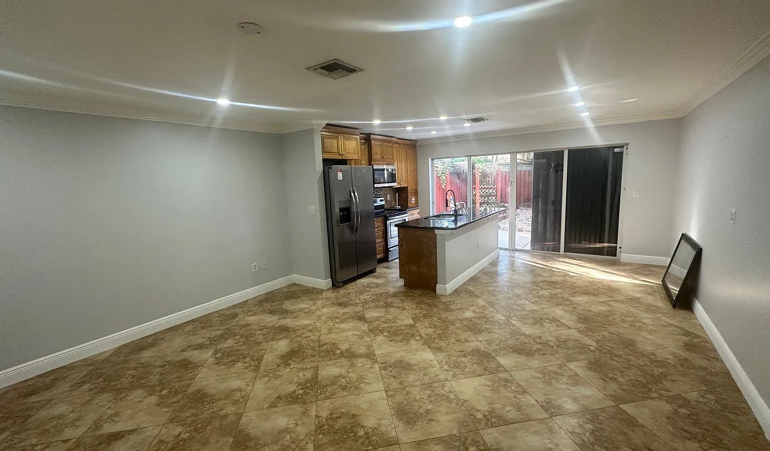 3 bed, 2.5 bath, 1326 sqft, $2,800 — Photo 3