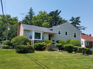 24 Rosedale Rd, Valley Stream, NY 11581