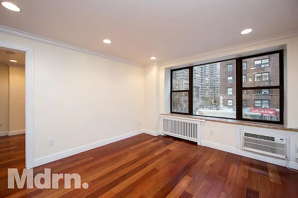 Rented by Mdrn Residential | media 8