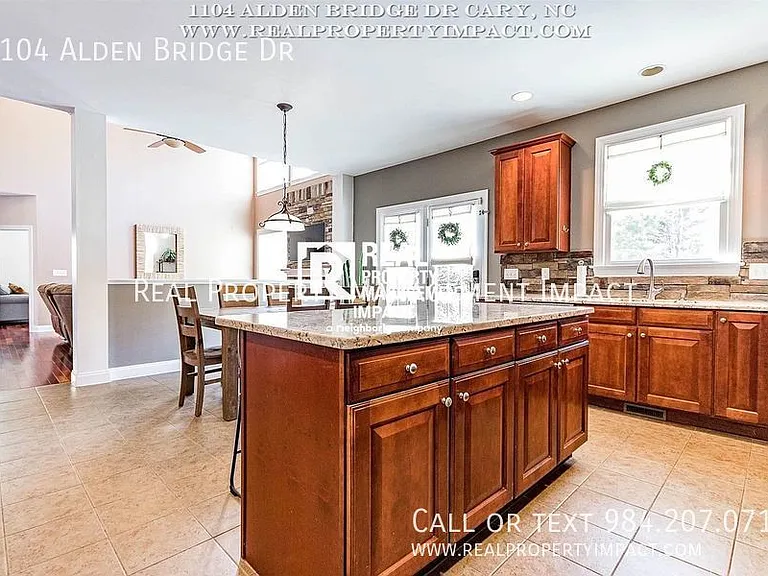 1104 Alden Bridge Dr — Photo 13