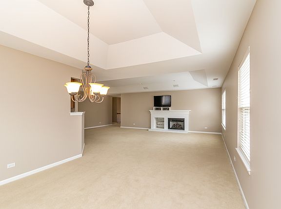 5th image of 1934 Crenshaw Cir