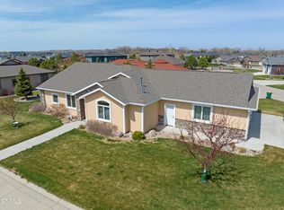 3826 Poseidon Loop, Bismarck, ND 58504