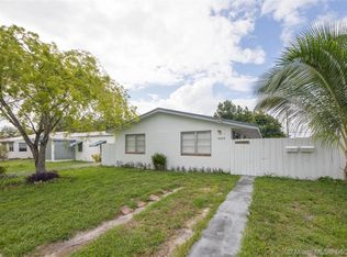 2223 Liberty St, Hollywood, FL 33020