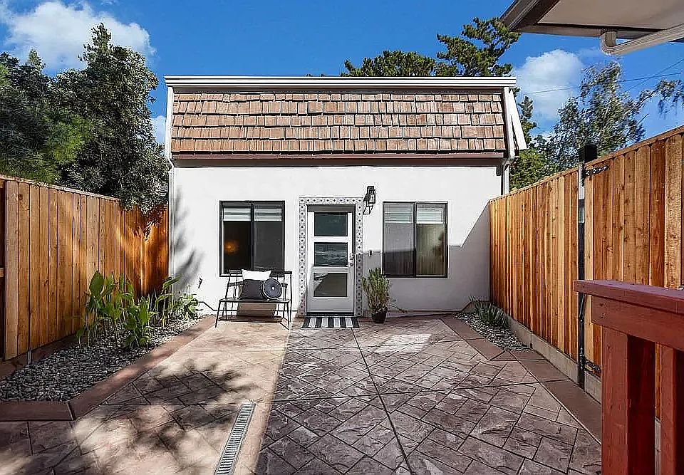 1st image of 1018 Ovejas Ave #B