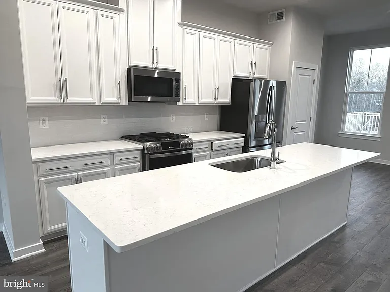 17958 Woods Overlook Dr — Photo 10