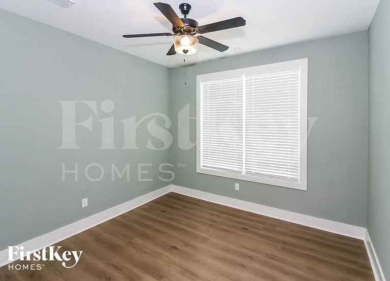 4979 Wilburn Ave — Photo 10