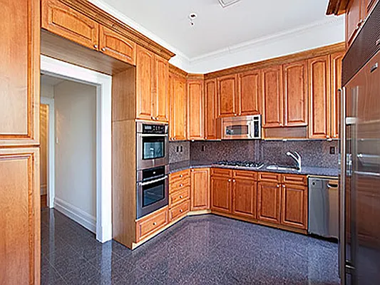 Sold by Sotheby's International Realty | media 3