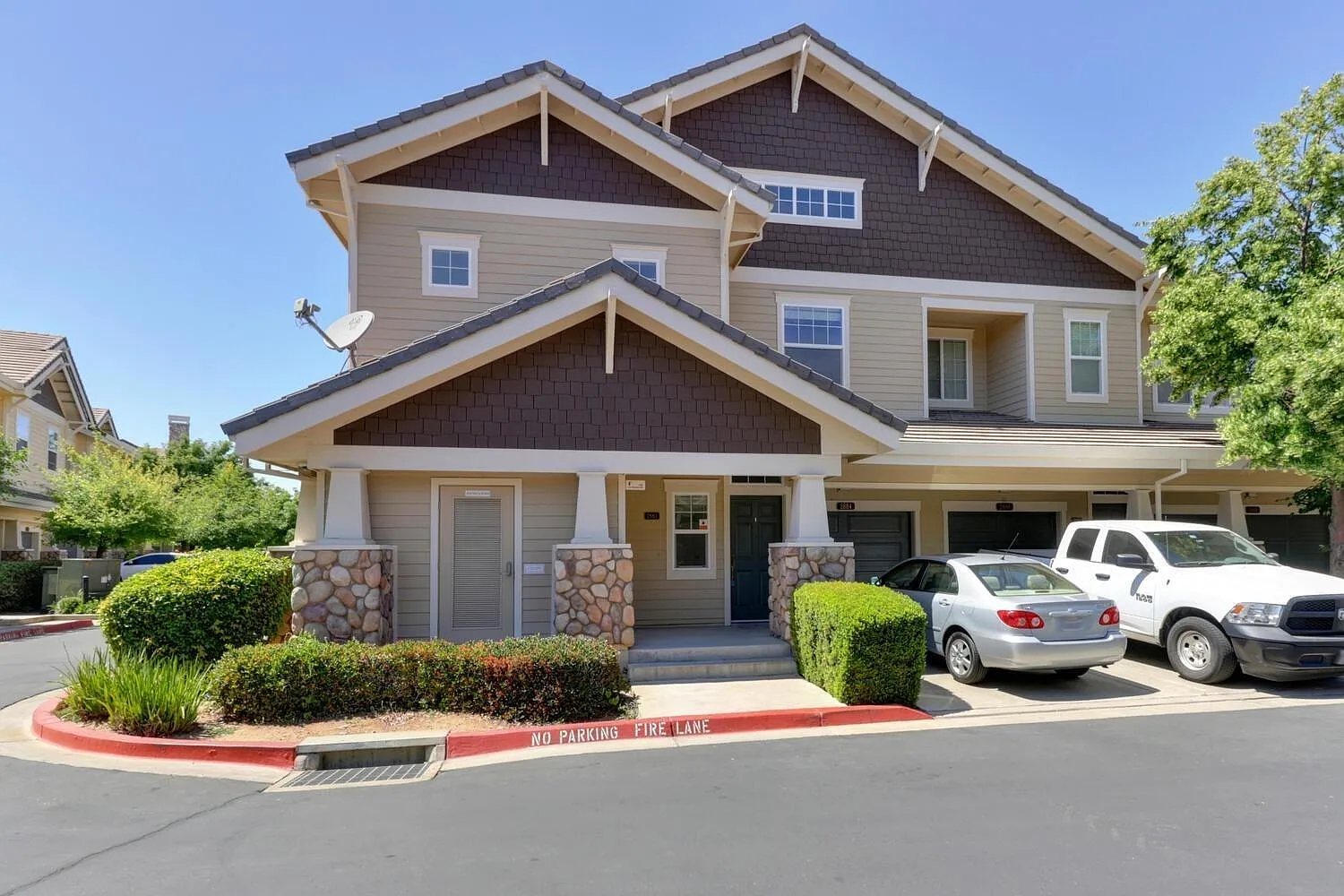 2880 Brighton Beach Way #45 photo 1