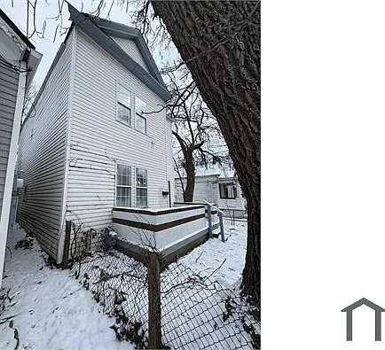 4 bed, 1696 sqft, $1,600 — Photo 2